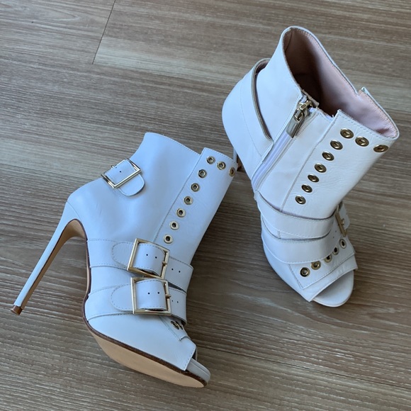 Spazio Moda white genuine leather leather straps and buckle peep toe bootie - Picture 10 of 16